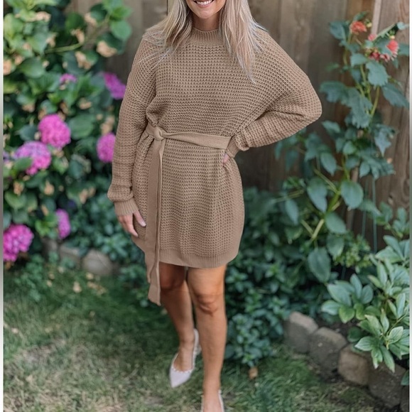 NWT Cozy Waffle Knit Crewneck Sweater Dress with Belt Tan Size Medium - Picture 14 of 15